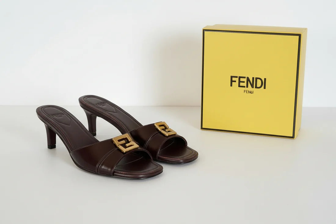 FENDI FFold mules for Fine leathers Woman 5886 Brown