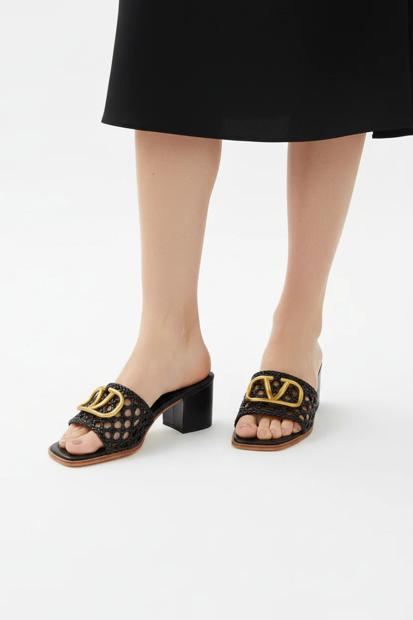 VALENTINO GARAVANI V LOGO Signature Pumps WOMAN 3115-1 BLACK