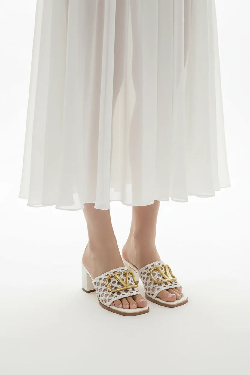 VALENTINO GARAVANI V LOGO Signature Pumps WOMAN 3115-1 WHITE