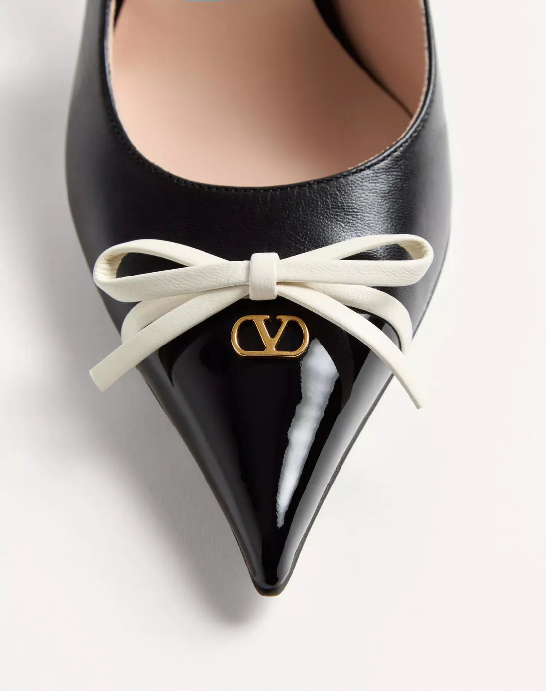 Valentino Garavani Bepointy Pumps Heels Woman V257 Black
