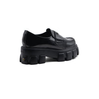 Prada Monolith Patent Leather Loafers Woman A9016 Black