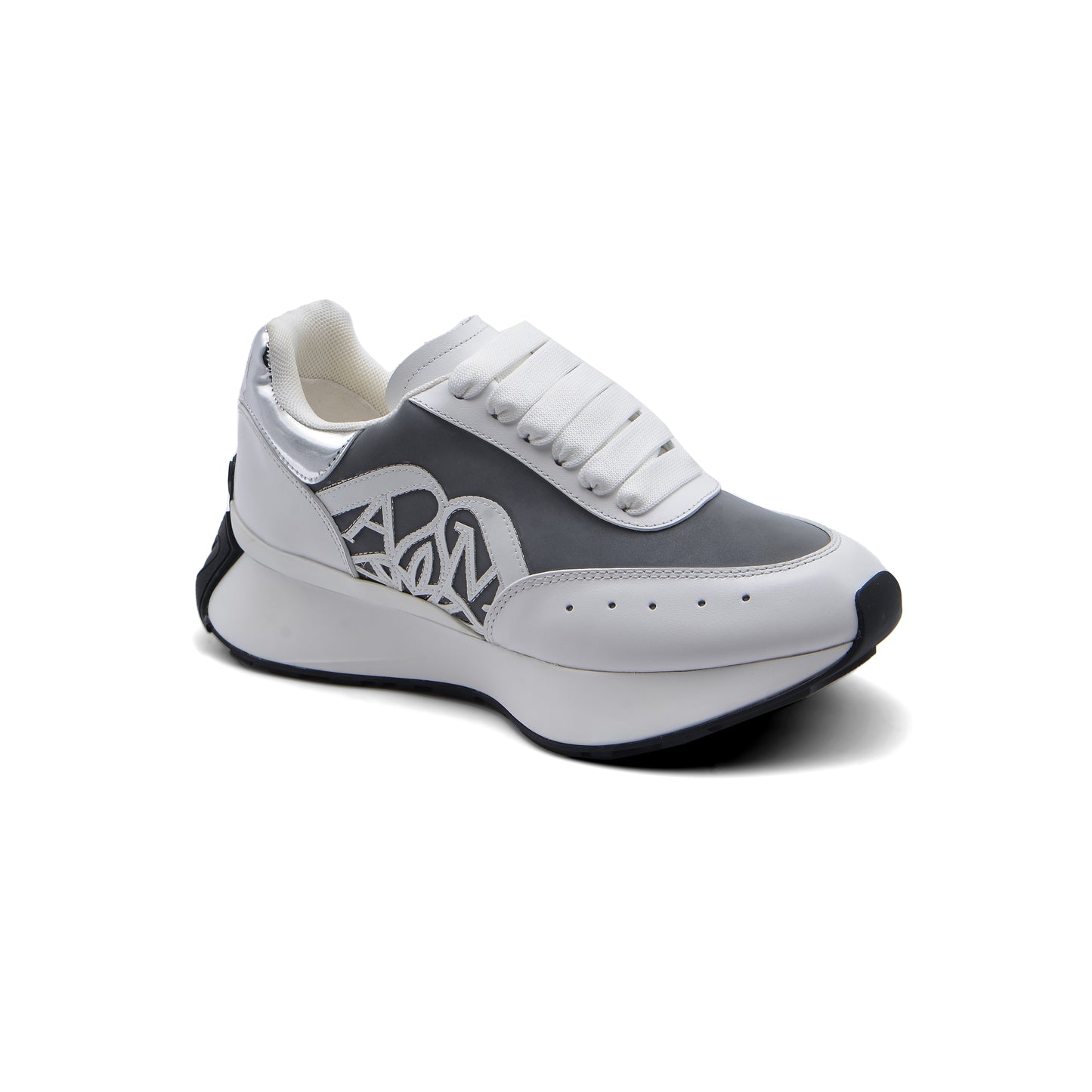 حذاء رياضي نسائي عالي الجودة من ألكسندر ماكوين 4529 باللونين الأبيض والفضي