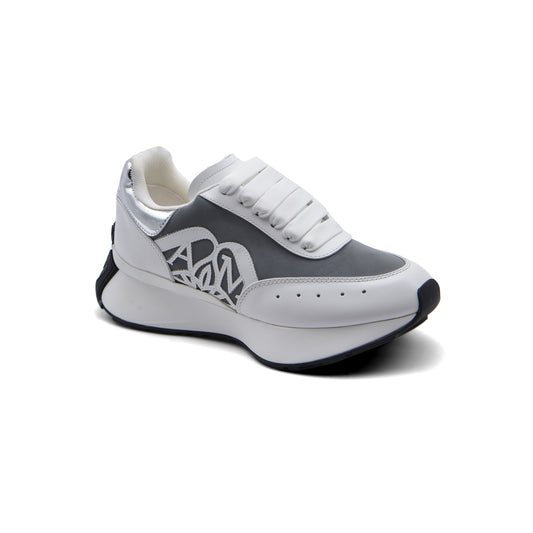 حذاء رياضي نسائي عالي الجودة من ألكسندر ماكوين 4529 باللونين الأبيض والفضي