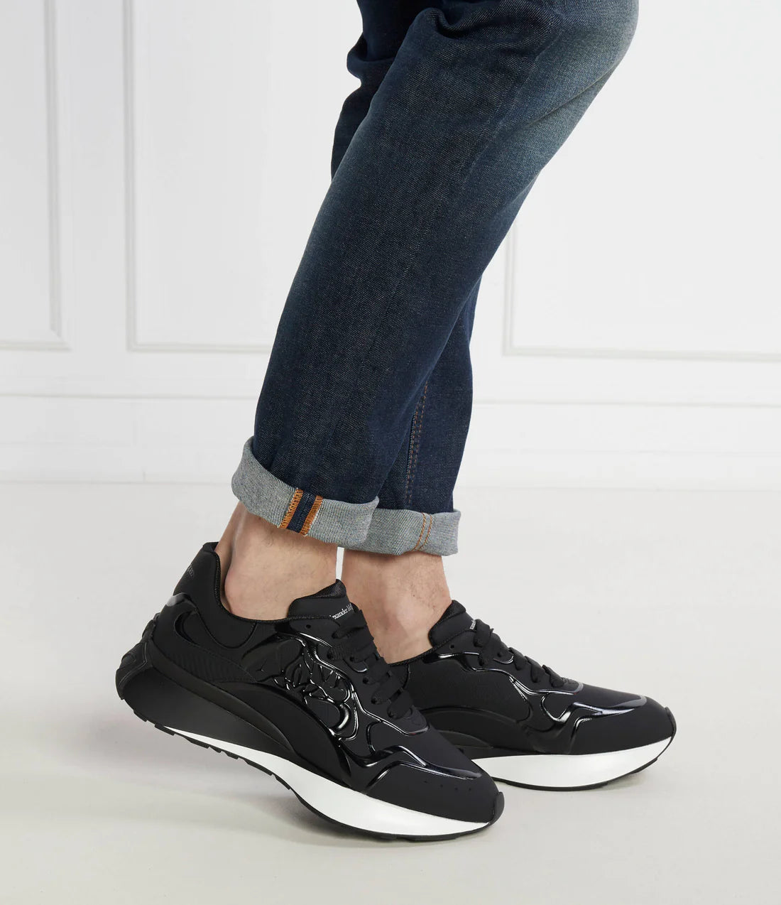 حذاء رياضي نسائي ألكسندر ماكوين عالي الجودة 8839 أسود