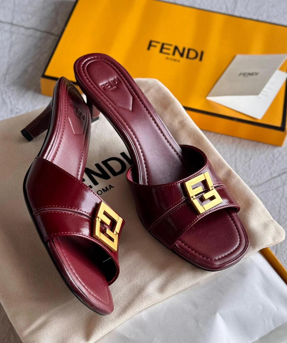 FENDI FFold mules for Fine leathers Woman 5886 Burgundy