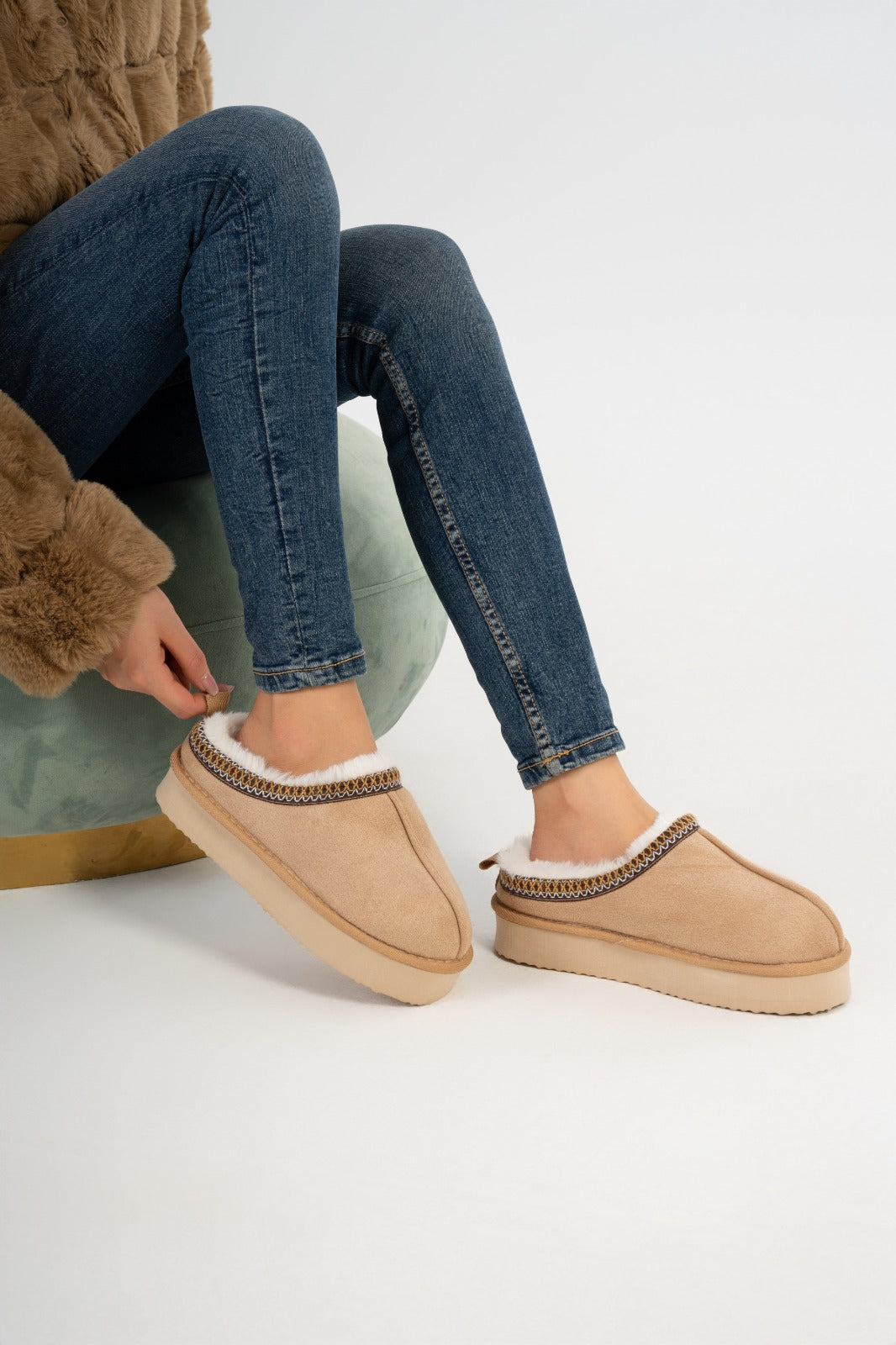 Cozy Luxe Slipper Woman F502 Beige